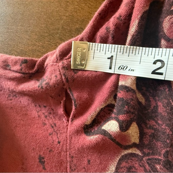 Men’s Xzavier Red Short Sleeve Graphic Tee with Artistic Design Size XL - Picture 9 of 9